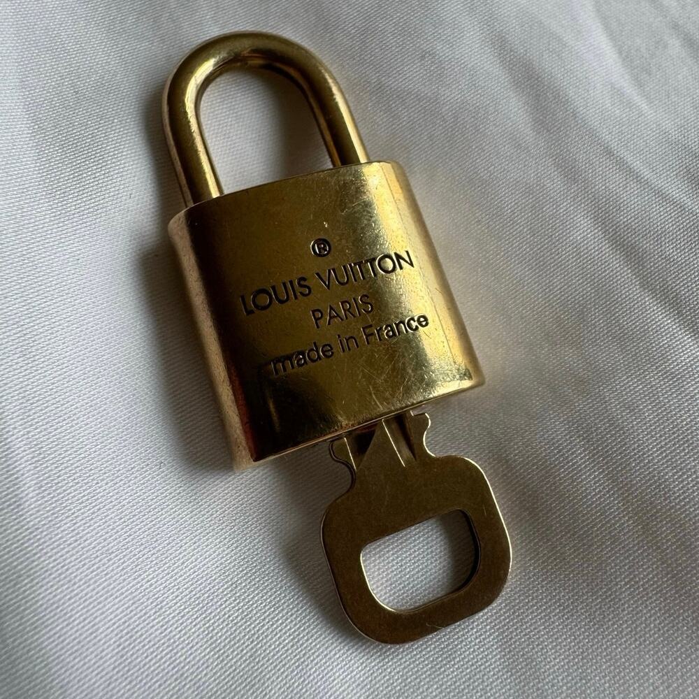 Rare Louis Vuitton Lock & Key Gold 333 Angel Number - Picture 6 of 11